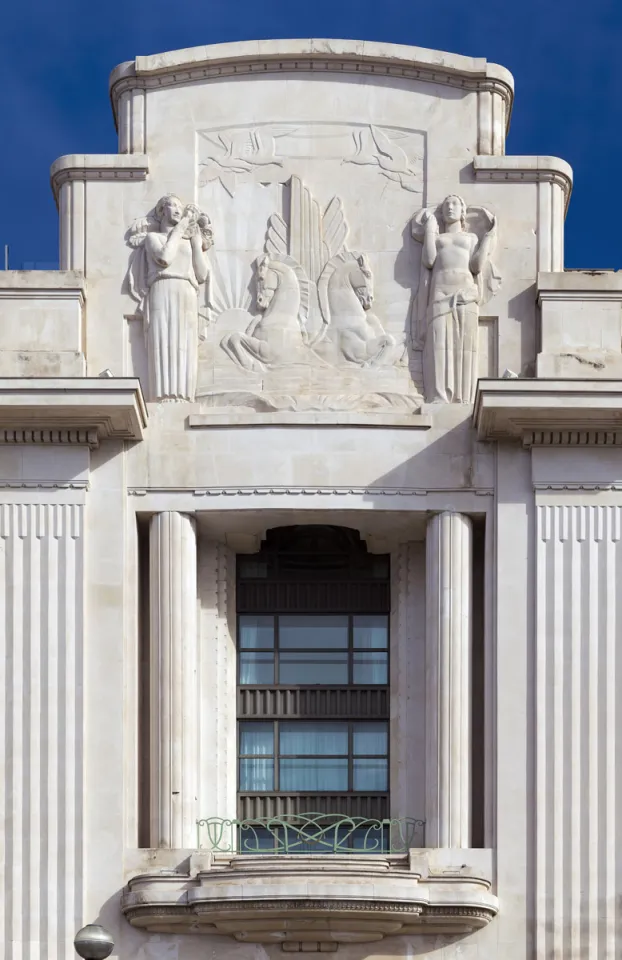 Palais de la Méditerranée, Detail der Fassade mit Fenster