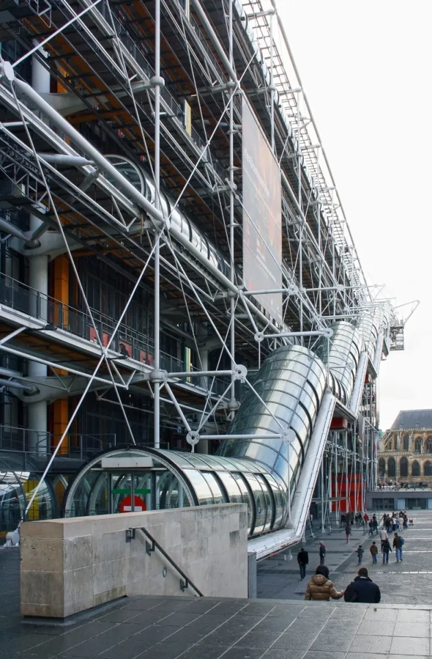 Centre Pompidou, Rolltreppe der Westfassade