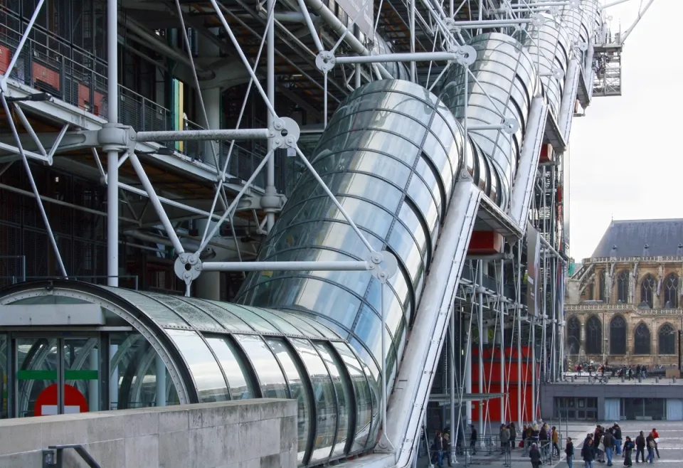 Centre Pompidou, Rolltreppe der Westfassade