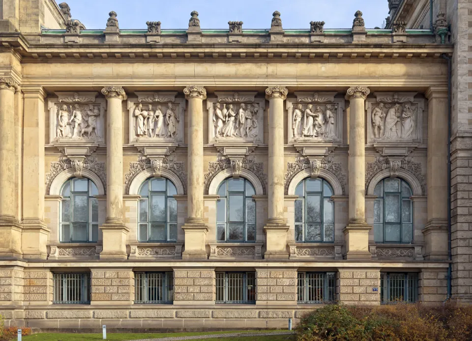 Niedersächsisches Landesmuseum Hannover, nördlicher Teil der Hauptfassade