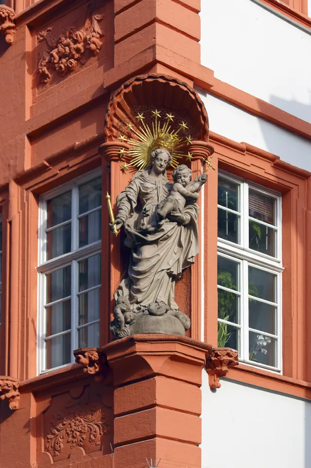 Medersches Haus, Madonna