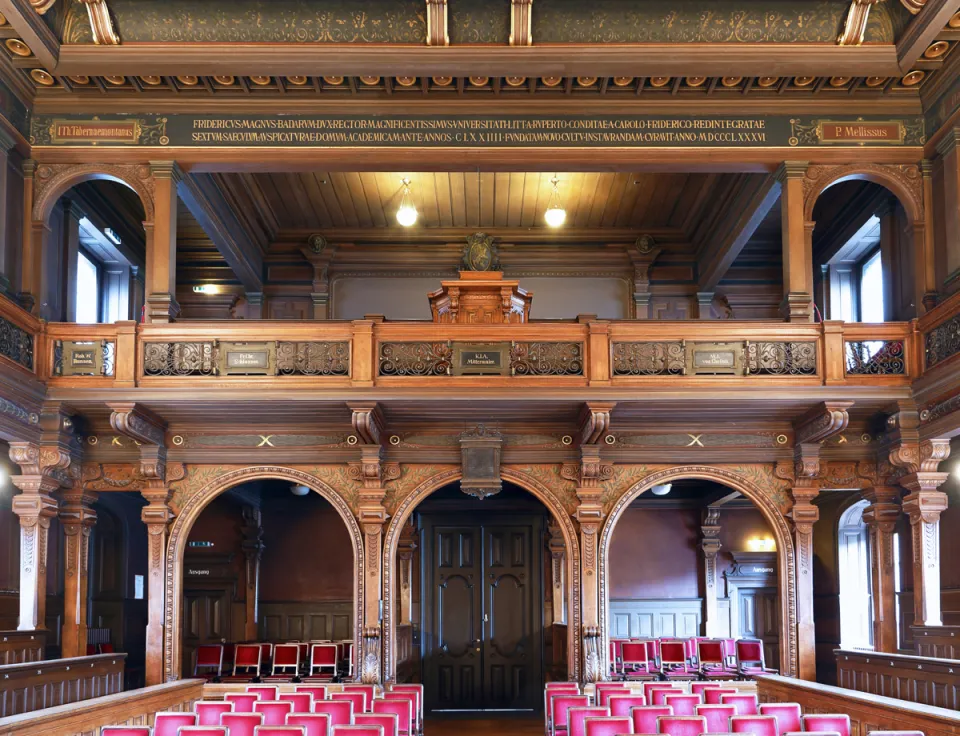 Alte Universität Heidelberg, Aula, Eingangsbereich und Empore