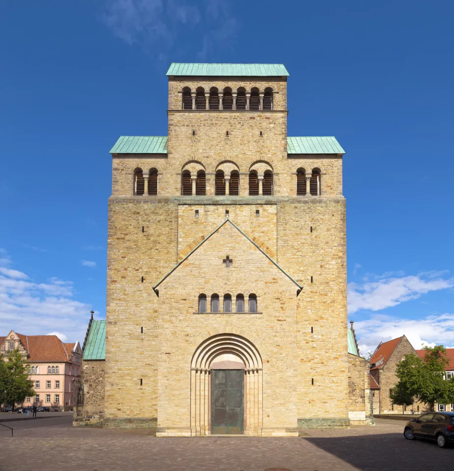 Mariendom zu Hildesheim, Westriegel (Westansicht)