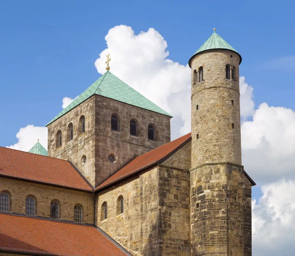 Michaeliskirche, östlicher Vierungsturm und Südostturm