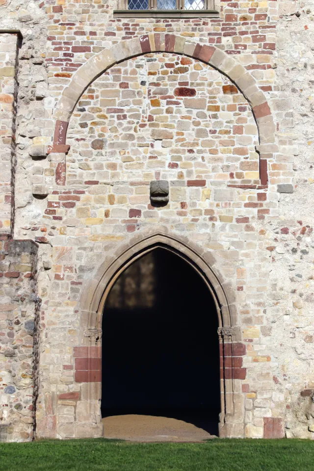 Kloster Lorsch, Kirchenfragment, Tür
