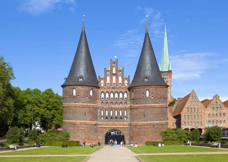 Holstentor, Feldseite (Westansicht)