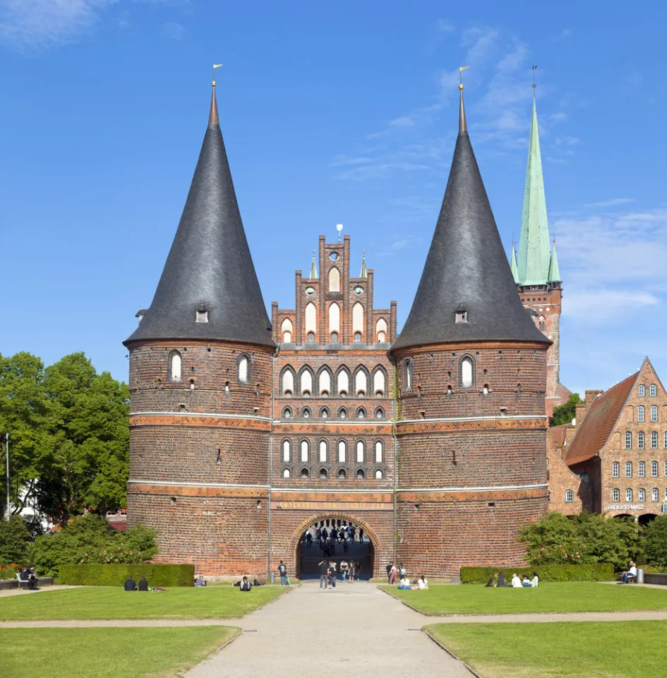 Holstentor, Feldseite (Westansicht)