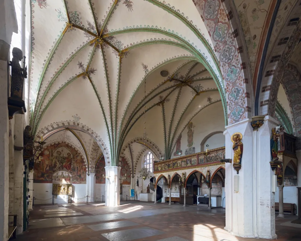 Heiligen-Geist-Hospital, Innenraum der Hallenkirche