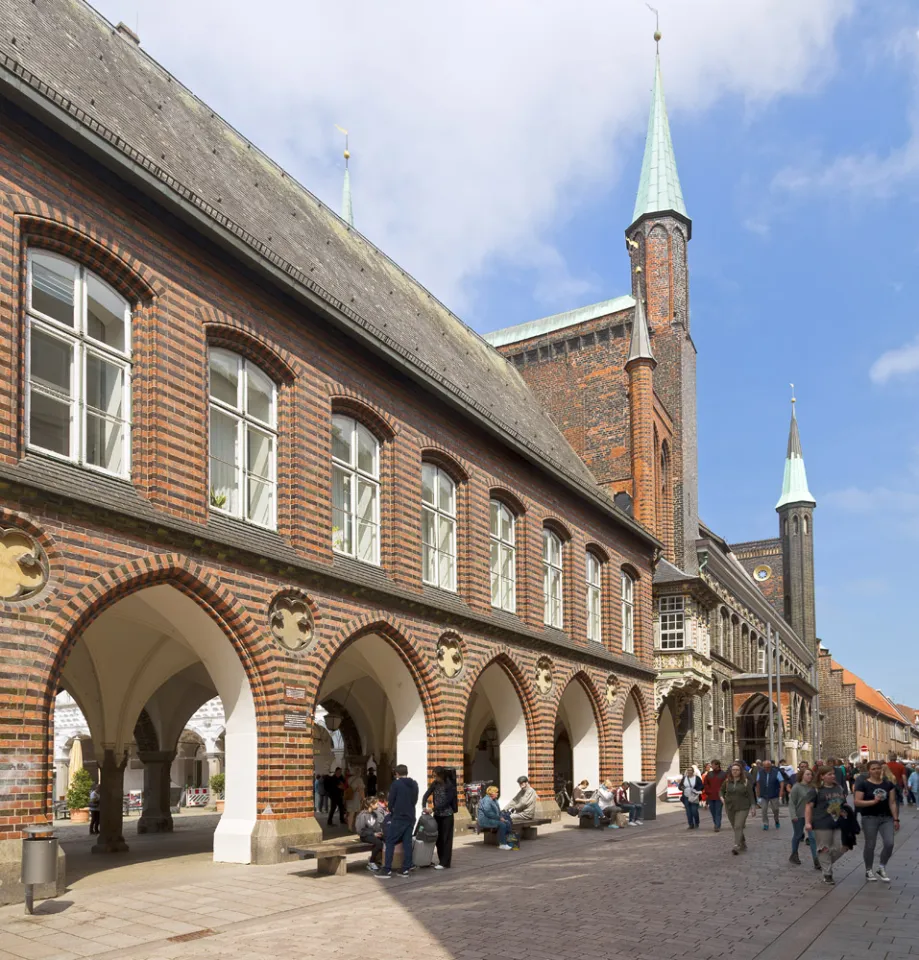 Lübecker Rathaus, Langes Haus an der Breiten Straße