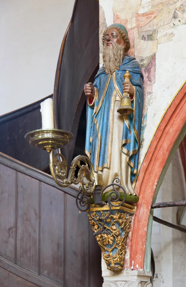 Heiligen-Geist-Hospital, Statue des Heiligen Antonius am Lettner