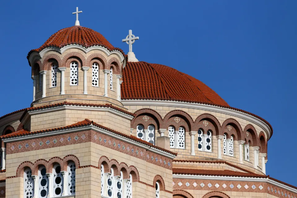 Kirche des Agios Nektarios, Kirchturm und Kuppel