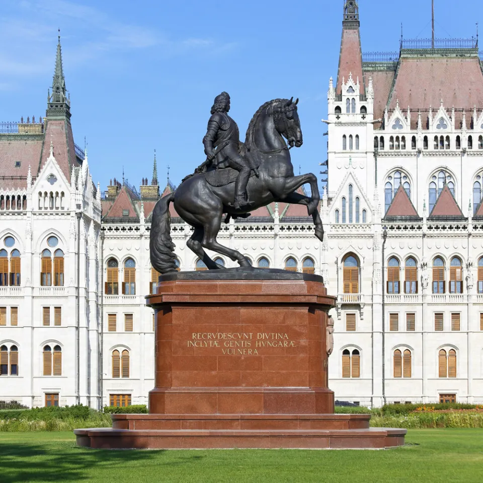 Reiterstandbild des Ferenc II. Rákóczi, Ostansicht Reiterstandbild des Ferenc II. Rákóczi, Ostansicht