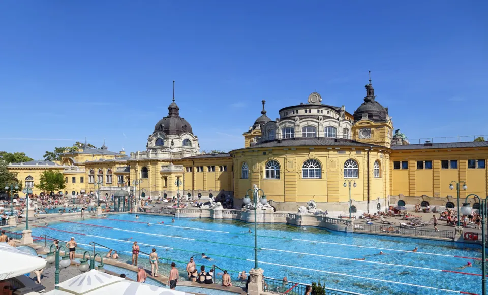 Széchenyi-Heilbad, Außenbecken