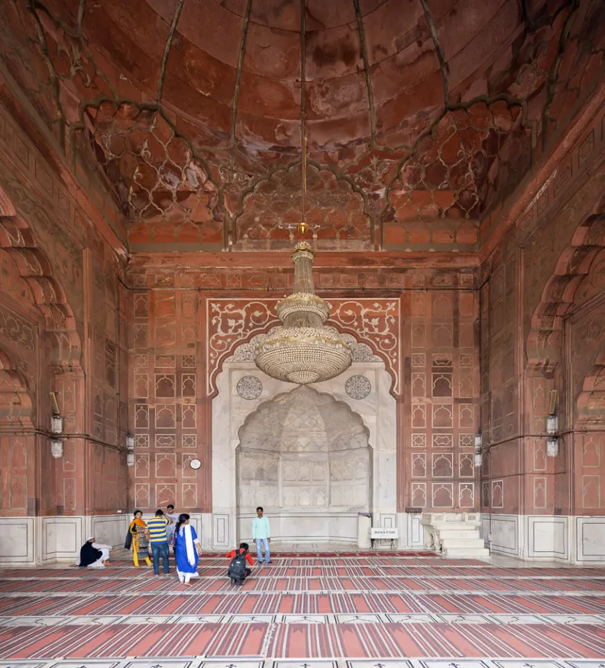 Jama Masjid von Delhi, Gebetshalle, zentrale Halle mit Mihrab