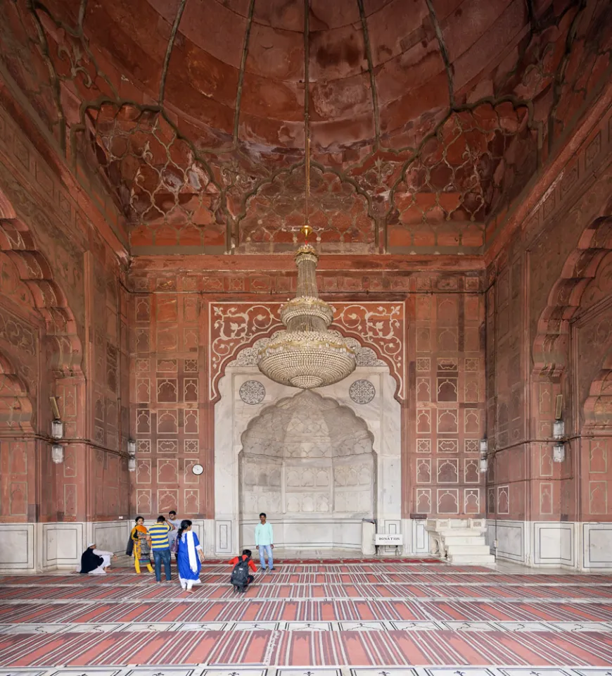 Jama Masjid von Delhi, Gebetshalle, zentrale Halle mit Qibla-Wall und Mihrab