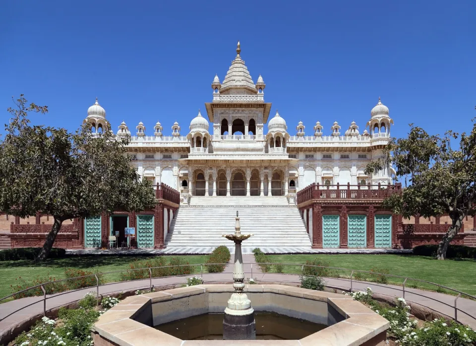 Jaswant Thada, Südansicht