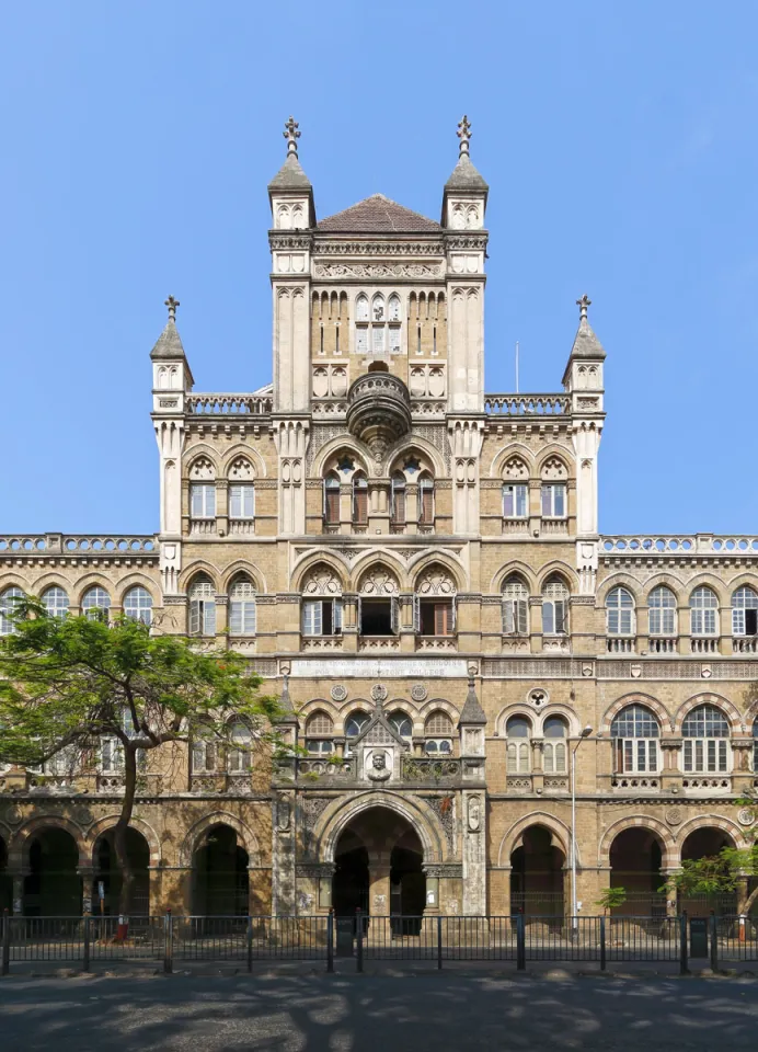 Elphinstone College, Detail der Fassade (Ostansicht)