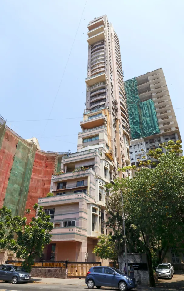 Suraj Millenium, von Bhulabhai Desai Marg (Warden Road)