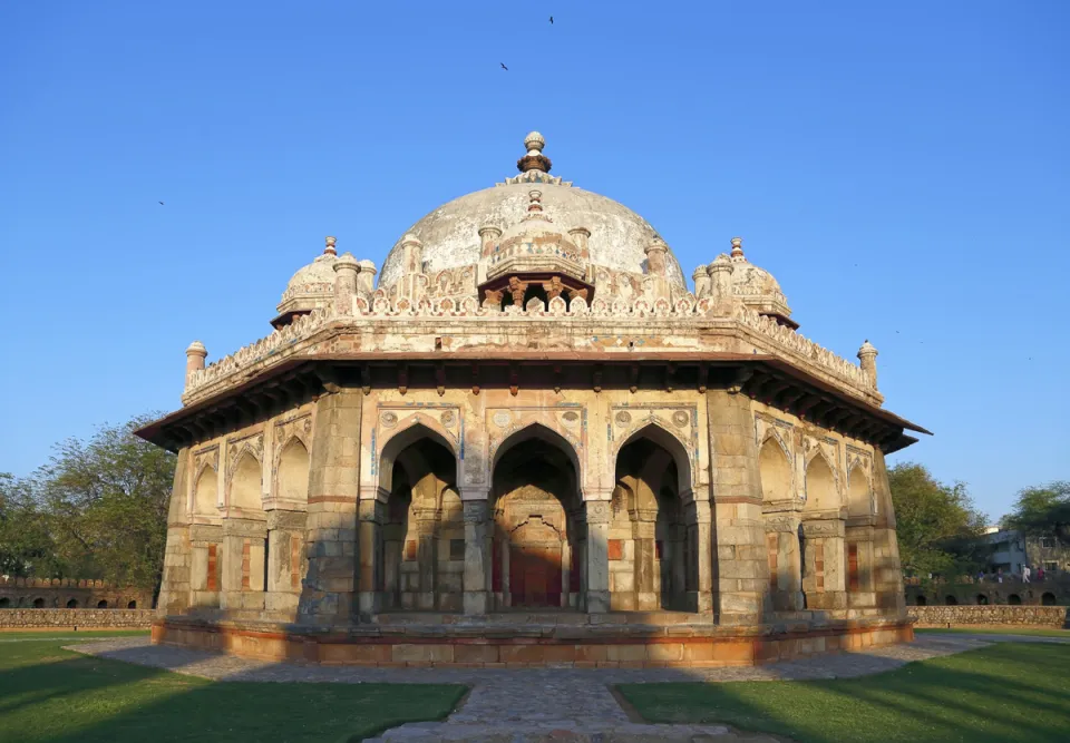 Isa-Khan-Mausoleum, Westansicht