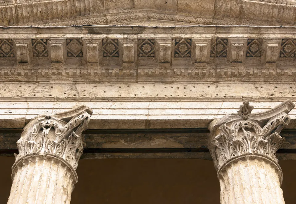 Kirche Santa Maria sopra Minerva, Detail der Fassade