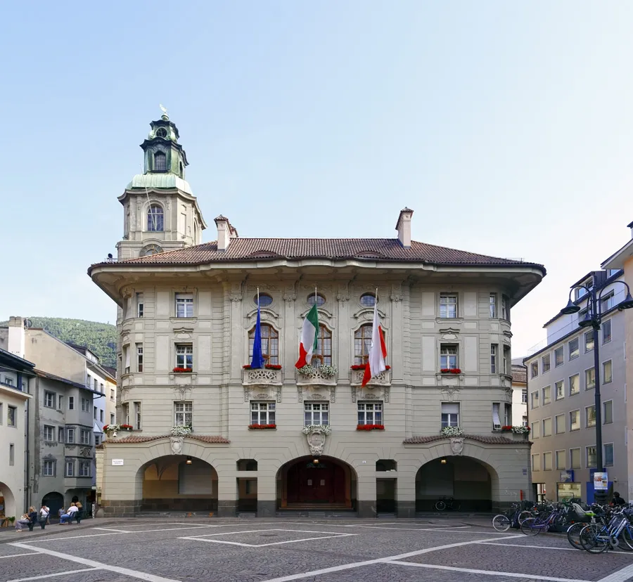 Bozener Rathaus, Hauptfassade (Nordansicht)