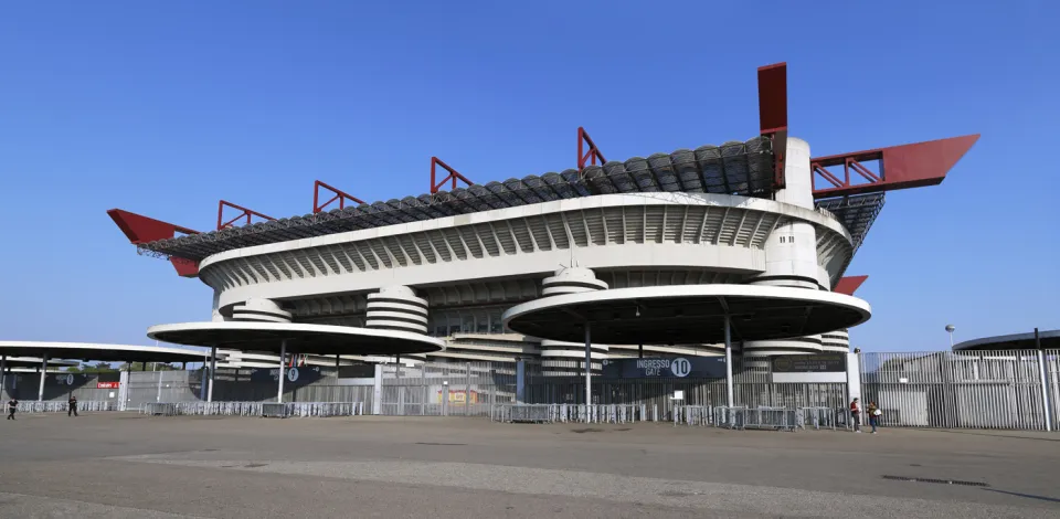 Giuseppe-Meazza-Stadion (San Siro), Westansicht