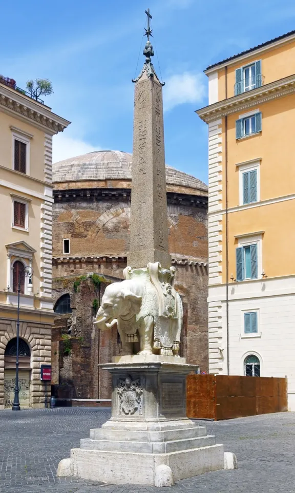 Minerva-Obelisk, Südostansicht