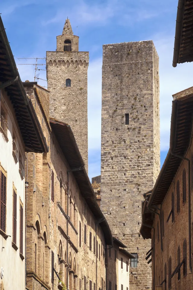 Turm der Cugnanesi, mit Torre Grossa