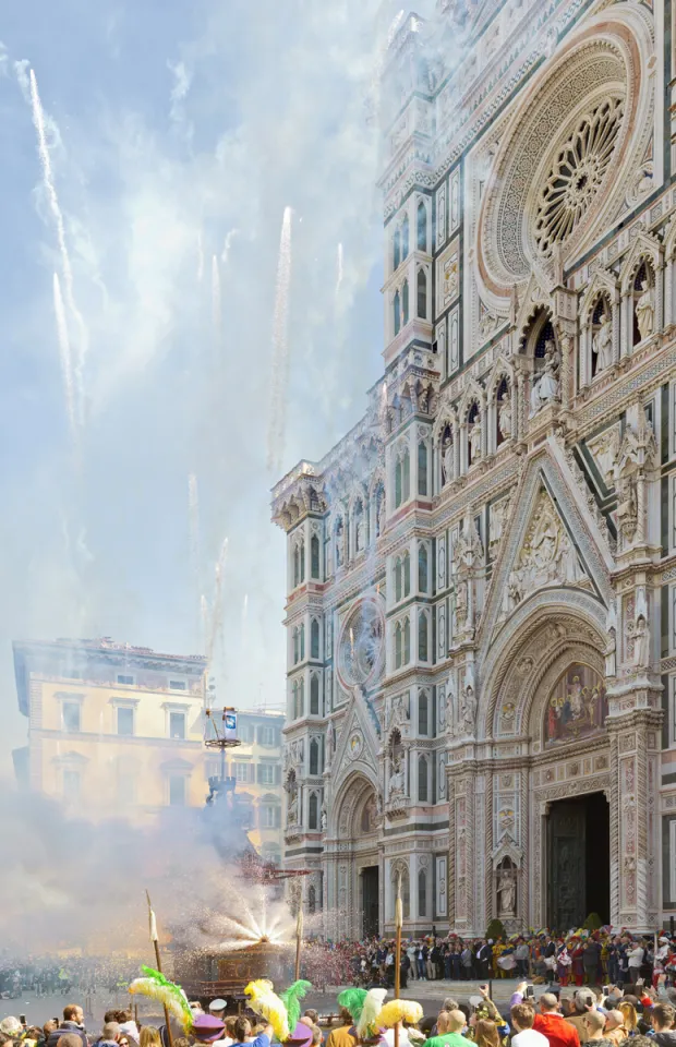 Scoppio del carro, Feuerwerk vom Brindellone-Wagen vor der Dom von Florenz abgefeuert