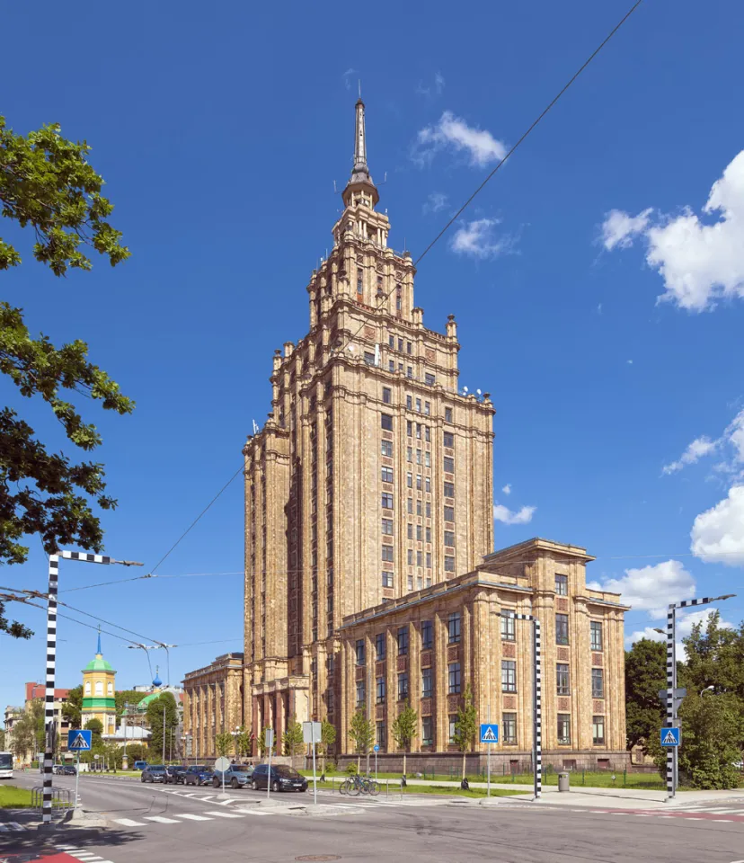 Gebäude der Lettischen Akademie der Wissenschaften, Ostansicht