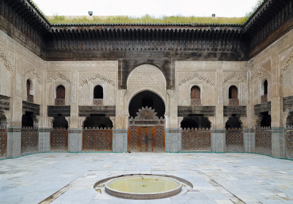 Bou Inania Medrese, Innenhof, nördliche Fassade