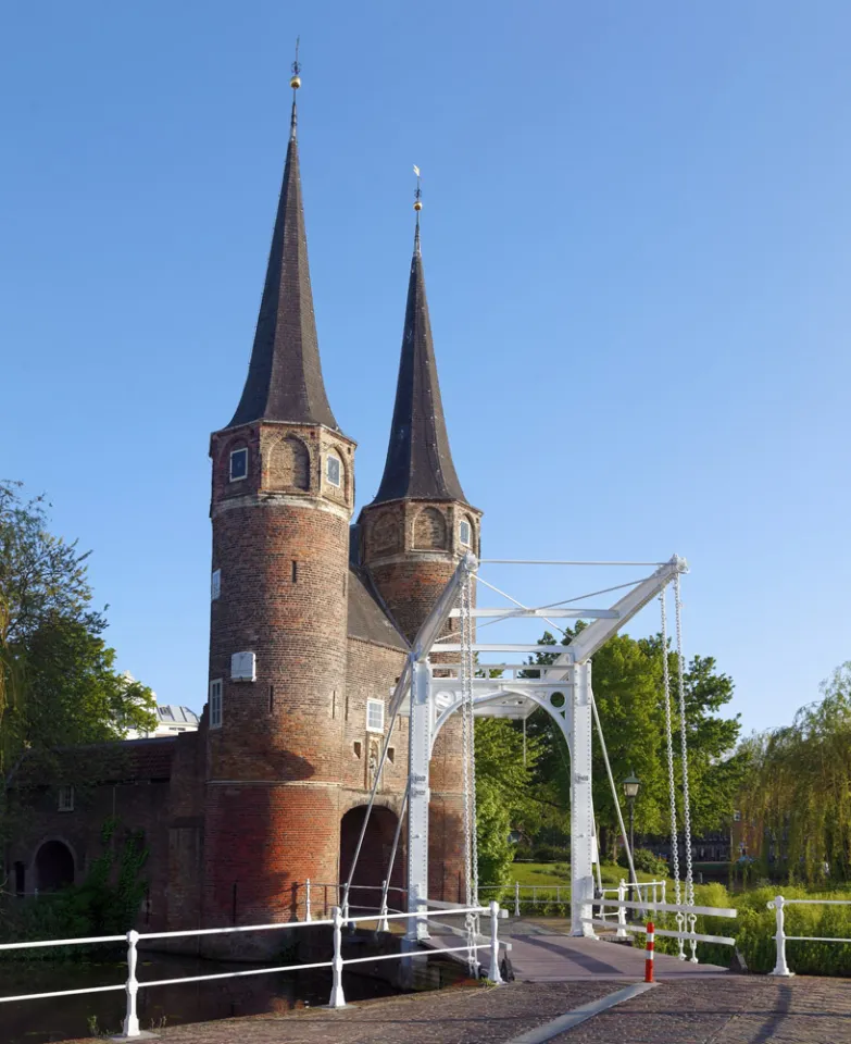 Osttor, mit kleiner Osttorbrücke, Südostansicht