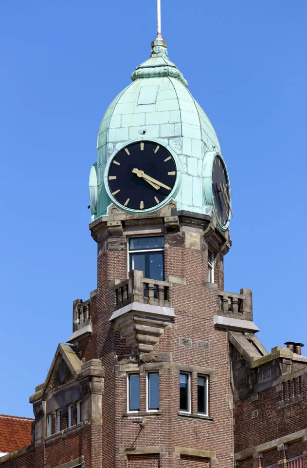 Hotel New York, nördlicher Uhrturm