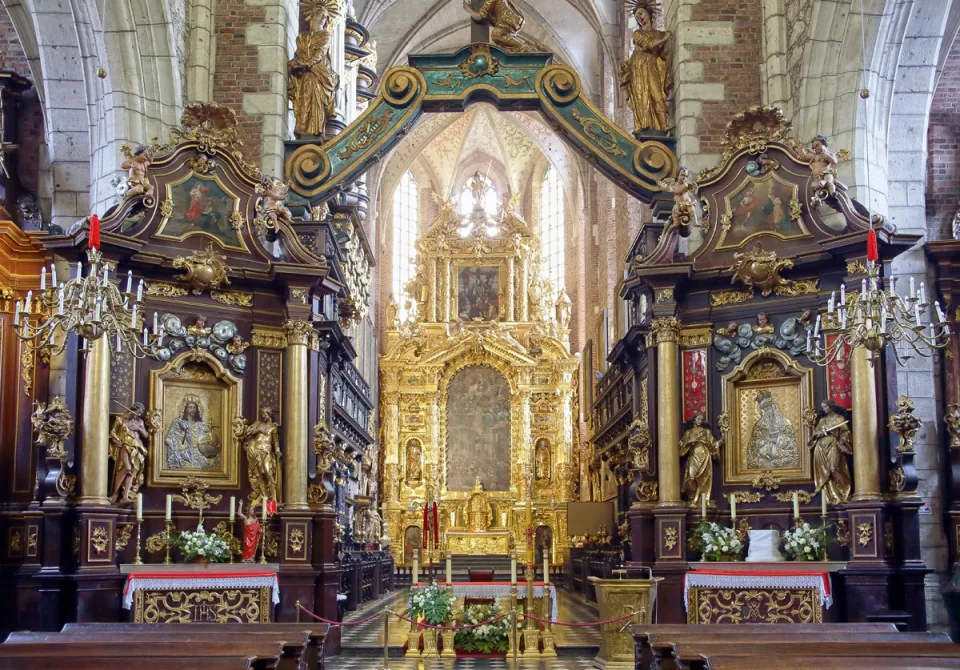 Fronleichnamskirche, Apsis, Altar, Hochaltar