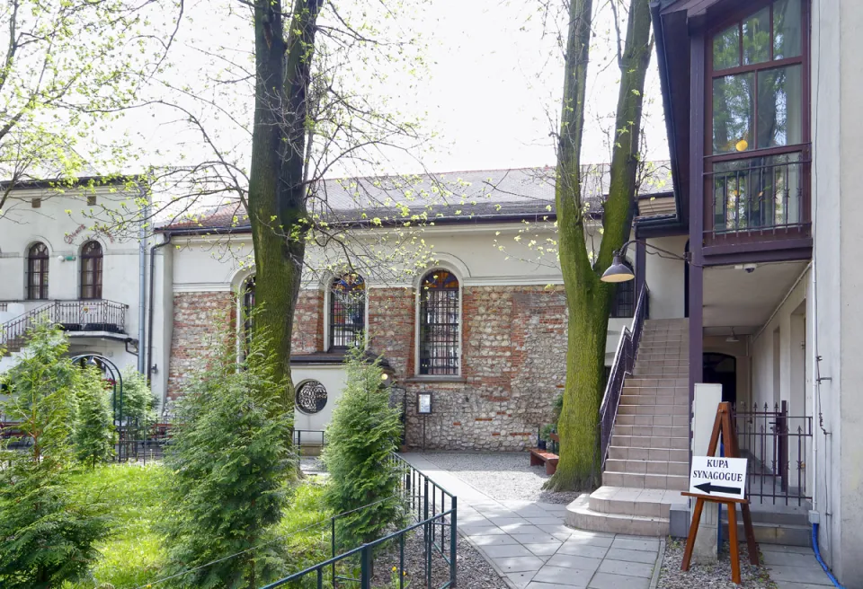 Kupa-Synagoge, Nordwestansicht