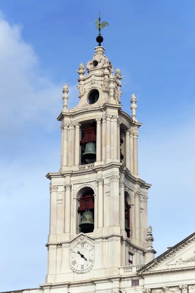 Königliches Gebäude von Mafra, Basilika, nördlicher Turmhelm