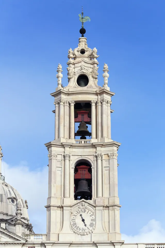 Königliches Gebäude von Mafra, Basilika, südlicher Turmhelm