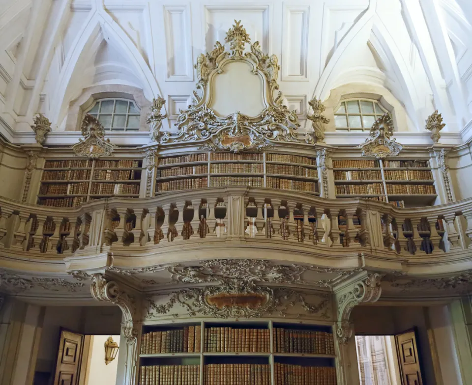 Königliches Gebäude von Mafra, Bibliothek, Balkon, südlicher Zugang