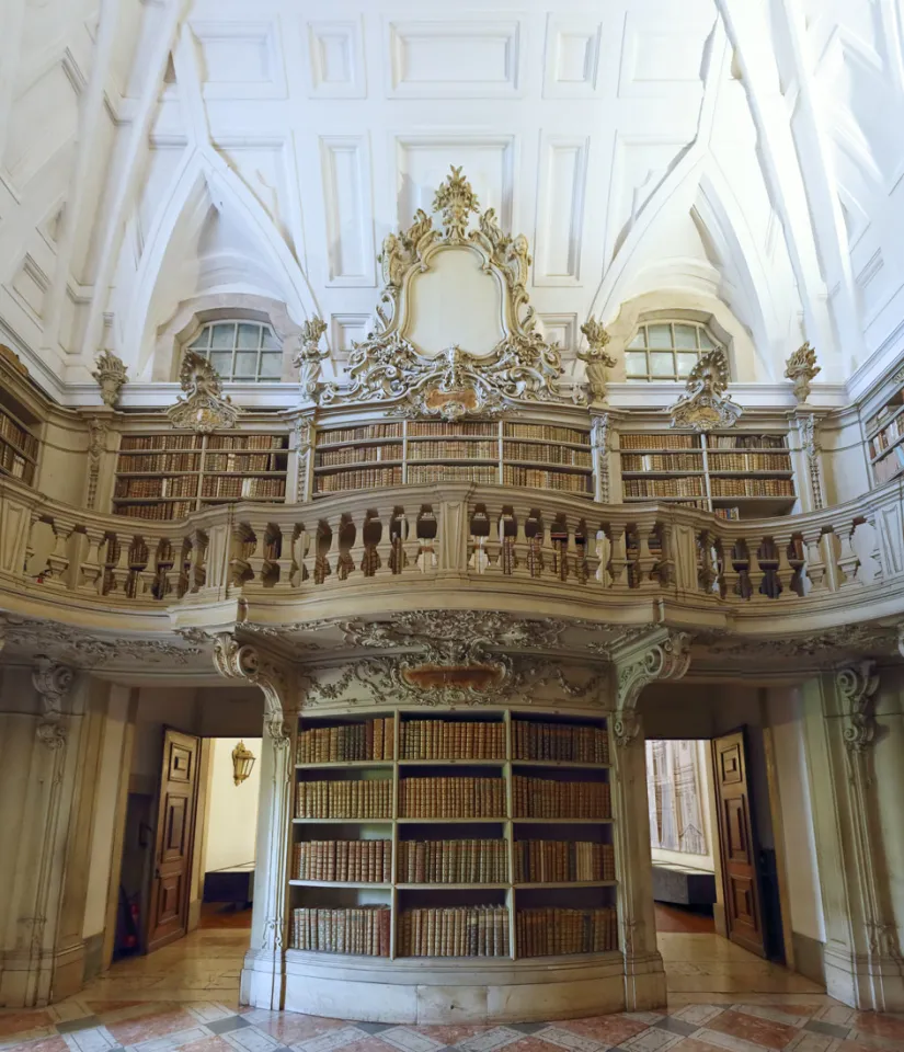 Königliches Gebäude von Mafra, Bibliothek, südlicher Zugang