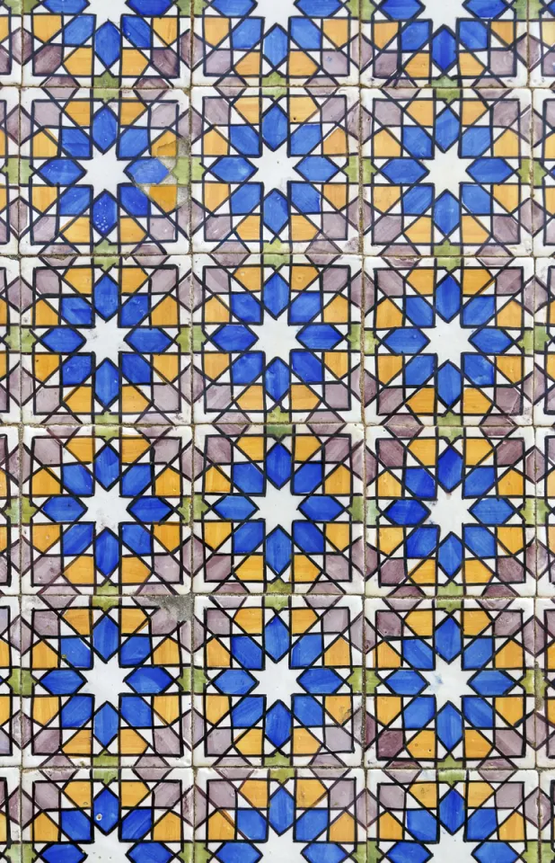 Nationalpalast von Pena, Azulejo-Fliesen mit Zellij-Muster Nationalpalast von Pena, Azulejo-Fliesen mit Zellij-Muster