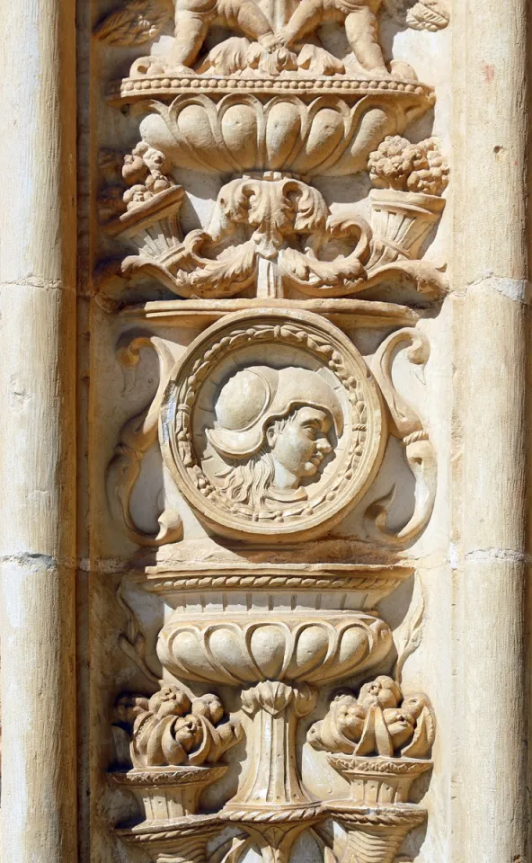 Christuskonvent, Manuelinische Kirche, Detail einer Archivolte des Südportals