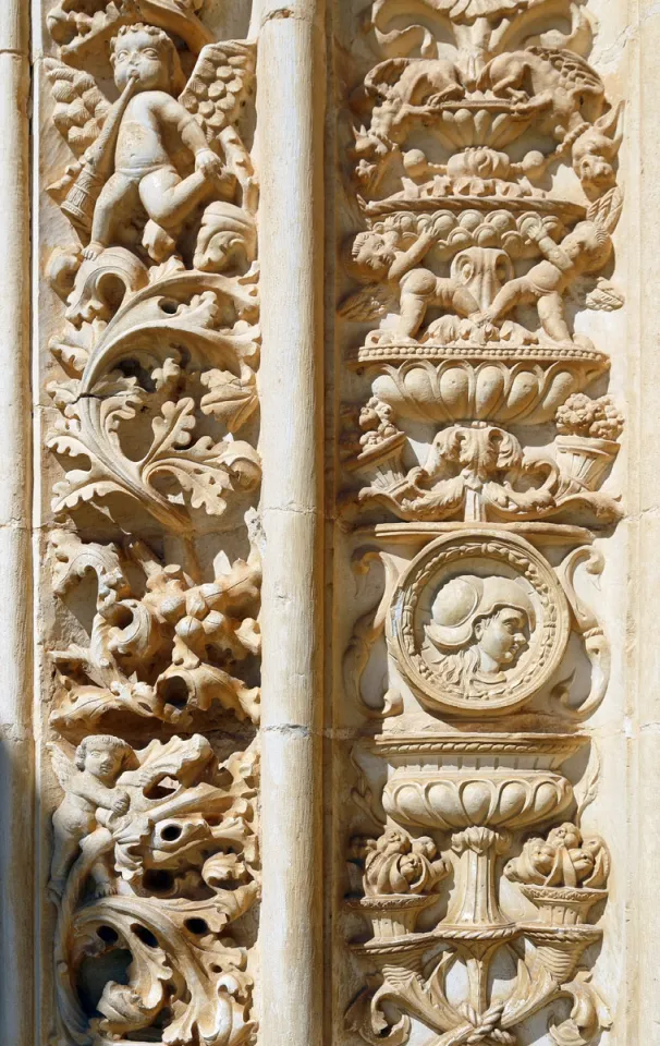 Christuskonvent, Manuelinische Kirche, Detail der Archivolten des Südportals