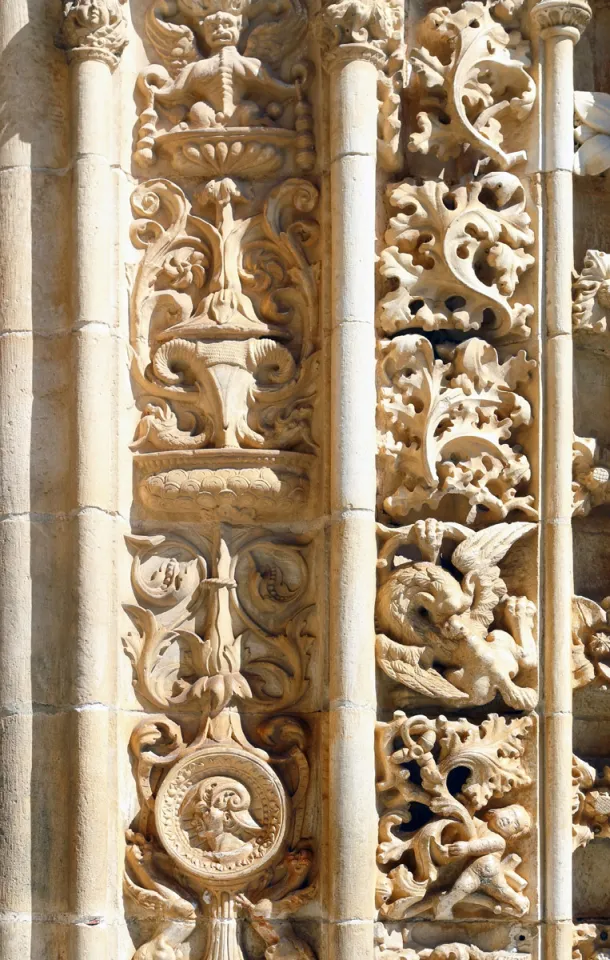 Christuskonvent, Manuelinische Kirche, Detail der Archivolten des Südportals