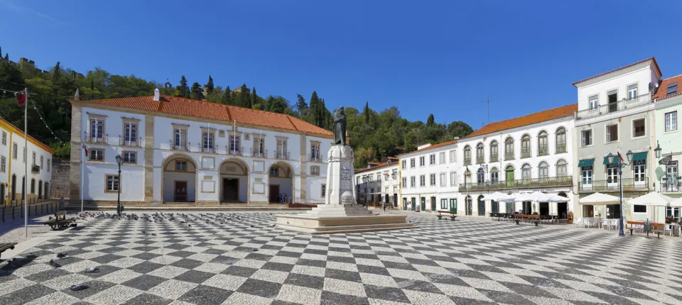 Platz der Republik mit dem Rathaus