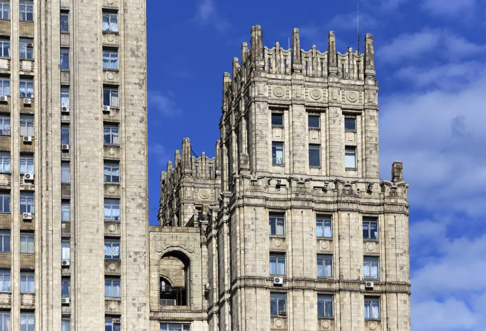 Gebäude des russischen Außenministeriums, Dach des südlichen Flügels