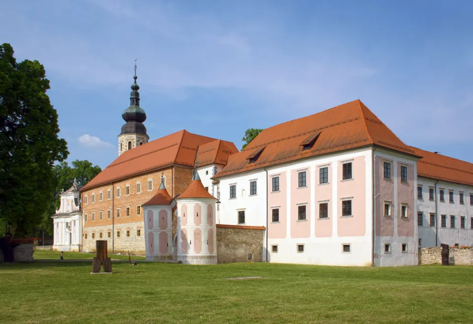 Zisterzienserabtei Kostanjevica, Südwestansicht