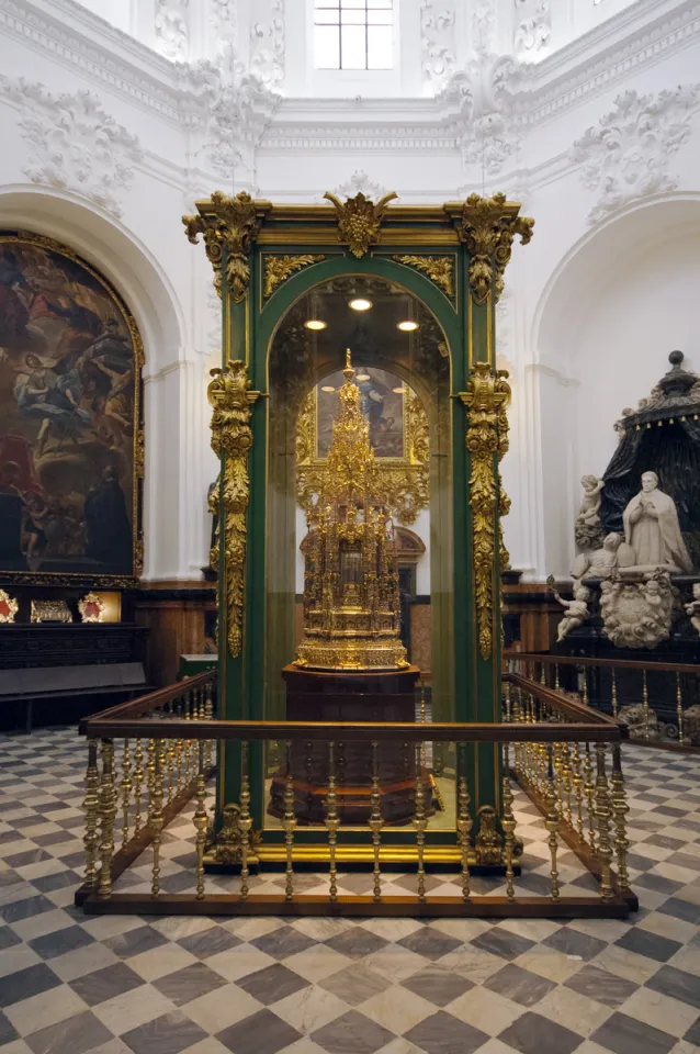 Moschee-Kathedrale von Cordoba, Santa-Teresa-Kapelle, Vitrine mit Monstranz