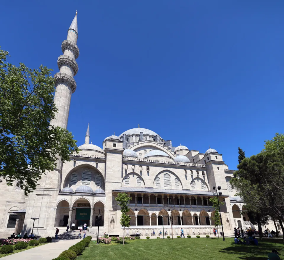 Süleymaniye-Moschee, Südwestansicht