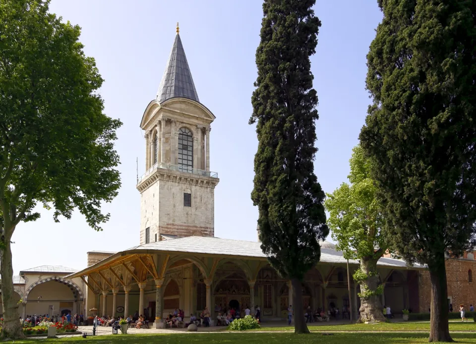 Topkapi-Palast, Imperialer Rat, mit Turm der Gerechtigkeit, Südostansicht