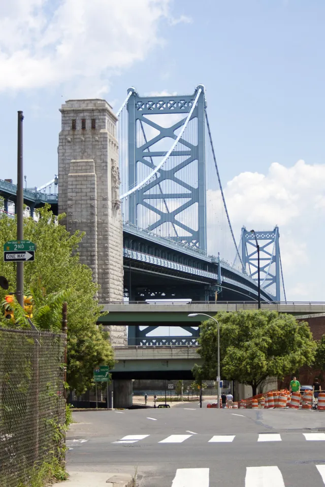 Benjamin-Franklin-Brücke, Sicht von der Race-Straße